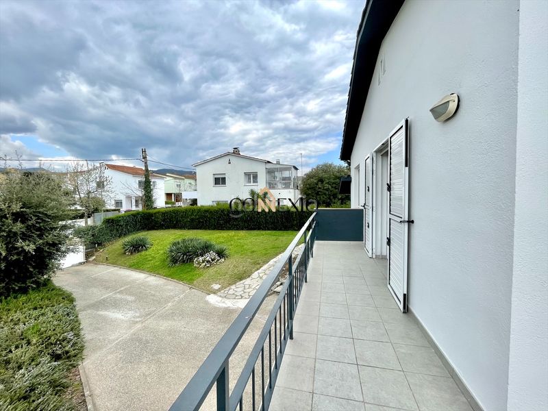 Foto 7a859a53-72ec-48b0-a4cc-1f135498b9ee. Casa amb xemeneia calefacció aparcament piscina a Banyoles