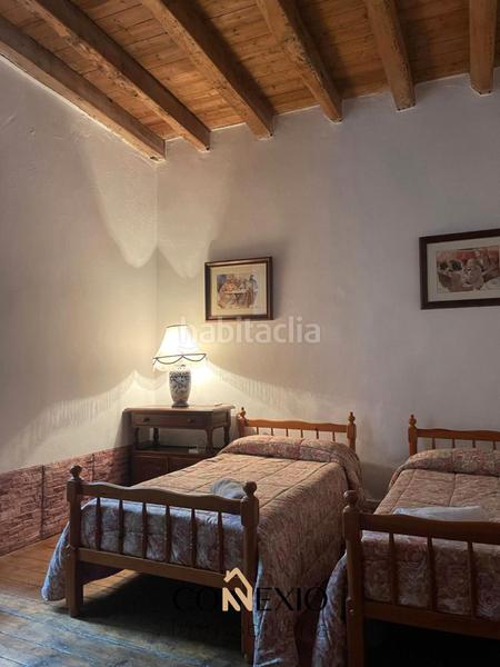 Foto c5e3e0b9-3b2e-40e2-8901-8fa3881c9ffd. Casa en plaça del verger 1 casa històrica en venda a , del segle xvi amb llicència turística en Osor