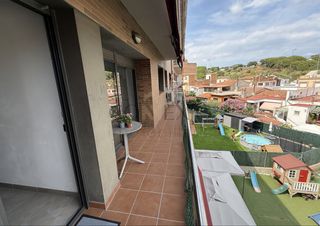Flat in Malgrat de Mar. Amplio piso de 105 m² con 3 habitaciones, 2 baños y parking opci