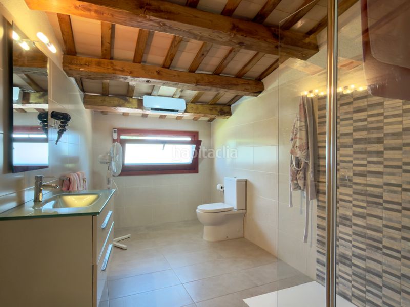 Foto b96eb0f1-29fa-4f8a-a8c8-f156d037d385. Casa amb xemeneia calefacció aparcament piscina a Riudarenes