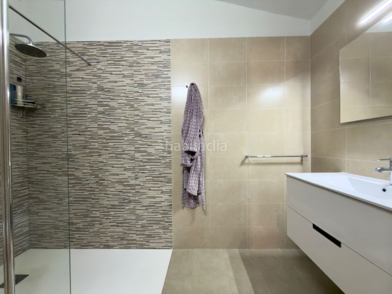 Foto de49387b-94fd-4c8c-ba01-ffe5ef32bdba. Casa amb xemeneia calefacció aparcament piscina a Riudarenes