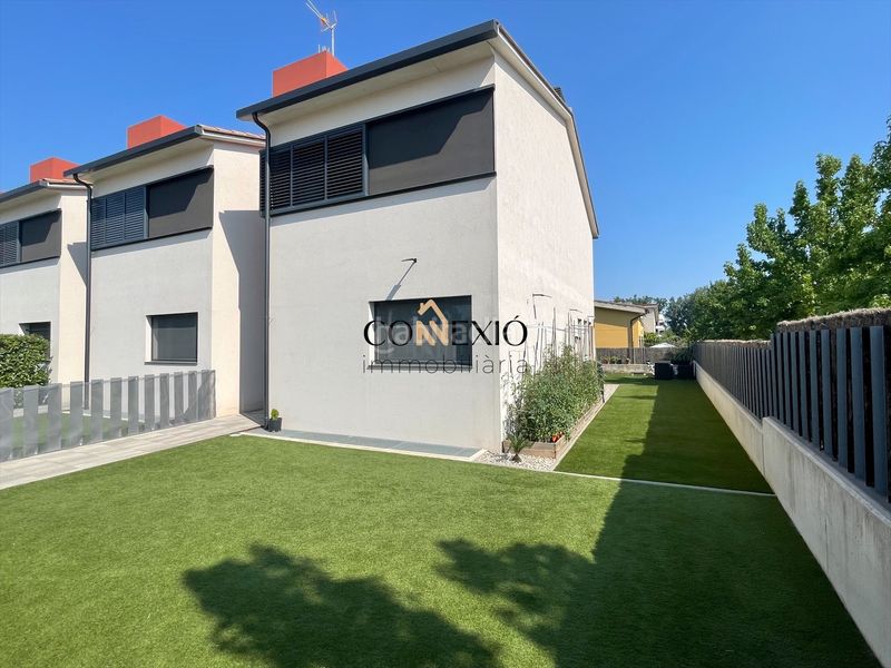Foto a5725167-d1d4-4d2b-8a73-eabbbd9de513. Casa adossada amb calefacció aparcament a Vilablareix
