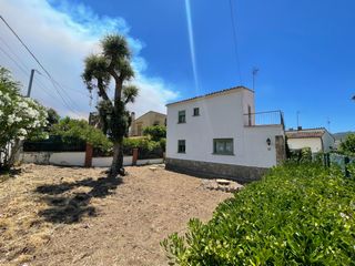 Maison à Santa Cristina Poble. Chalet independiente con jardín y posibilidad de construir una g