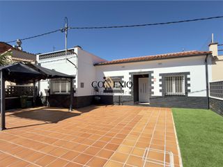 Casa a Sarrià de Ter. Casa independiente en planta baja con exterior cerca de girona