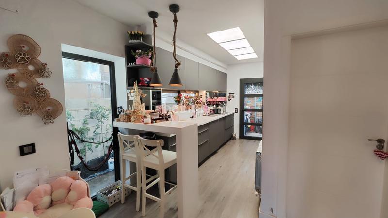 Foto 50e44b25-e5f2-4cba-acd4-3e793ec7f996. Miete haus mit heizung parking in Baixador Castelldefels