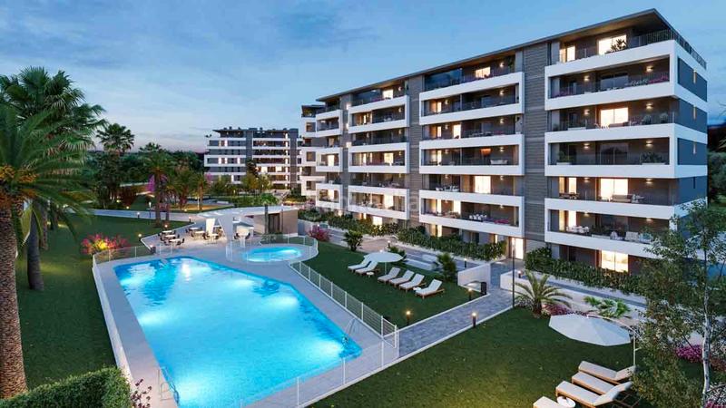 Foto f54f762c-8a46-455d-99ce-e46f065adb0d. Appartement 120m<sup>2</sup> avec chauffage piscine dans Entrenúcleos Dos Hermanas
