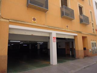 Parking coche en Centre. Plaza de garaje en planta alta. alzira