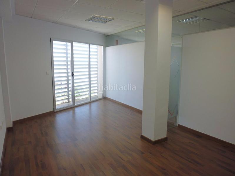 Foto 98a3bac8-6e24-4b95-ae14-43bd30eed270. Alquiler oficina s en alquiler en edificio destinado únicamente a oficinas. en Alcúdia (l´)