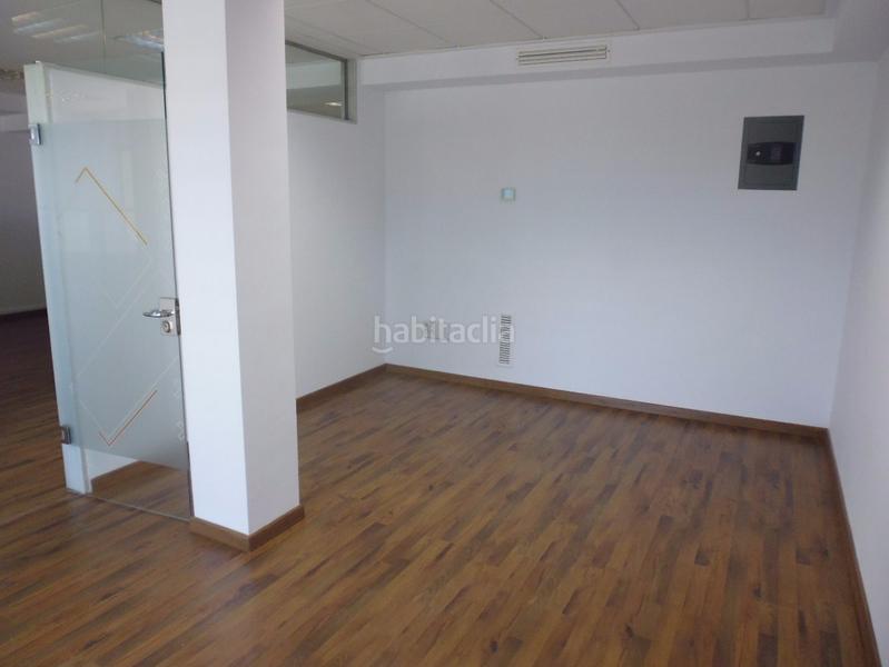 Foto d134df7e-d38e-4b28-9426-cad9d7a42d9f. Alquiler oficina s en alquiler en edificio destinado únicamente a oficinas. en Alcúdia (l´)