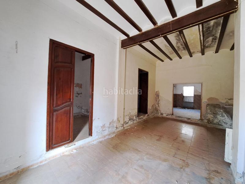 Foto b3658017-a44c-4f1e-b5ed-f3d78eab15f0. Casa  en venta que forma esquina a dos calles en Alzira