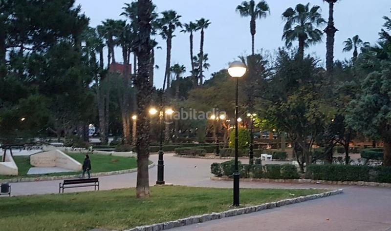 Foto bc87b0c9-3d5c-4c1a-89a4-78acecbc7a5a. Casa  en venta que forma esquina a dos calles en Alzira