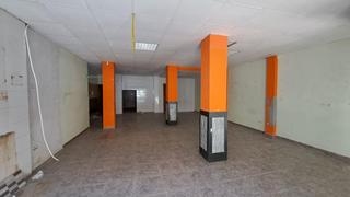 Local Comercial a Carcaixent. Local comercial centrico