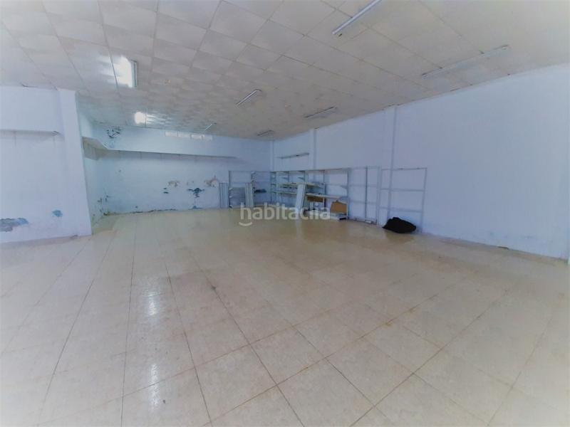 Foto 404d25bd-16cc-4d45-8570-50f545743369. Alquiler local comercial estupendo local comercial diafano en Carcaixent