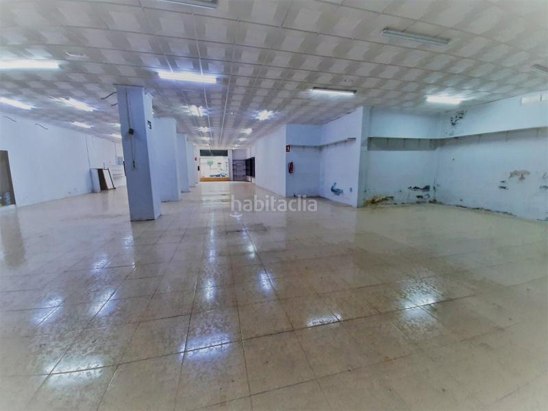 Foto 5efbf3dc-51c7-42d7-a221-e7acf0214ffe. Alquiler local comercial estupendo local comercial diafano en Carcaixent