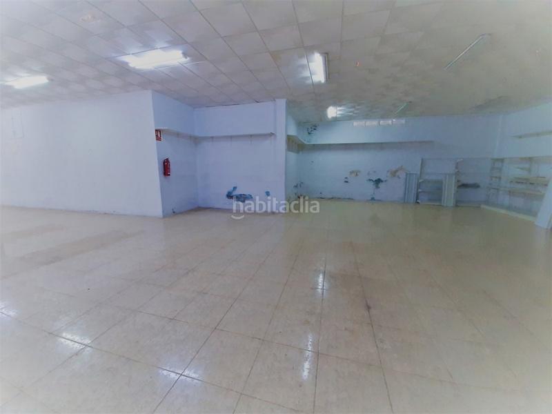 Foto 81e67bfd-e0d8-42e8-a795-b3f0255e15f7. Alquiler local comercial estupendo local comercial diafano en Carcaixent