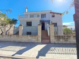 Casa a Riola. Encantadora casa de dos plantas en riola