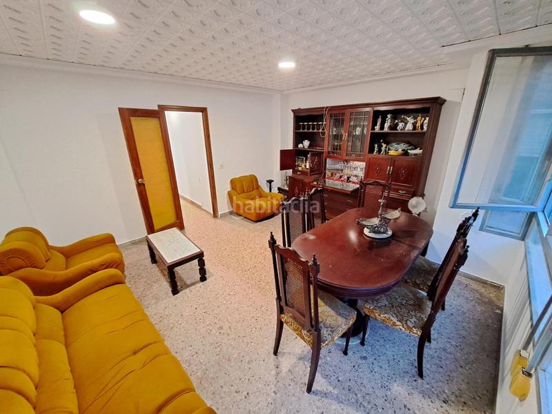 Foto 1dffe494-5491-4a99-a468-a8c8cb03f2c3. Casa  en venta con dos pisos altos y bajo comercial en zona centrica en Alzira