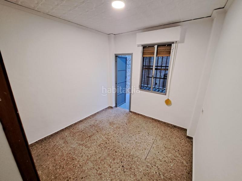 Foto 9b131d05-8760-492d-a073-d59b52dc8ee9. Casa  en venta con dos pisos altos y bajo comercial en zona centrica en Alzira