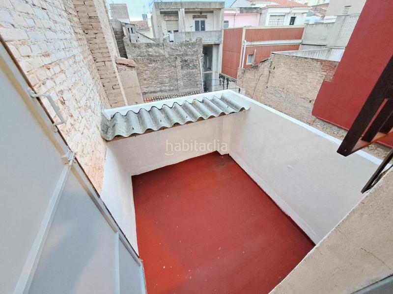 Foto e3e5c52e-8f1d-4145-91cc-107010b6eff1. Casa  en venta con dos pisos altos y bajo comercial en zona centrica en Alzira