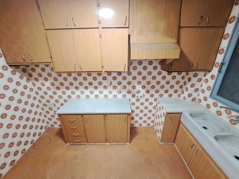 Foto ffa94ffb-43bc-4c89-bb4e-3ce766826b40. Casa  en venta con dos pisos altos y bajo comercial en zona centrica en Alzira