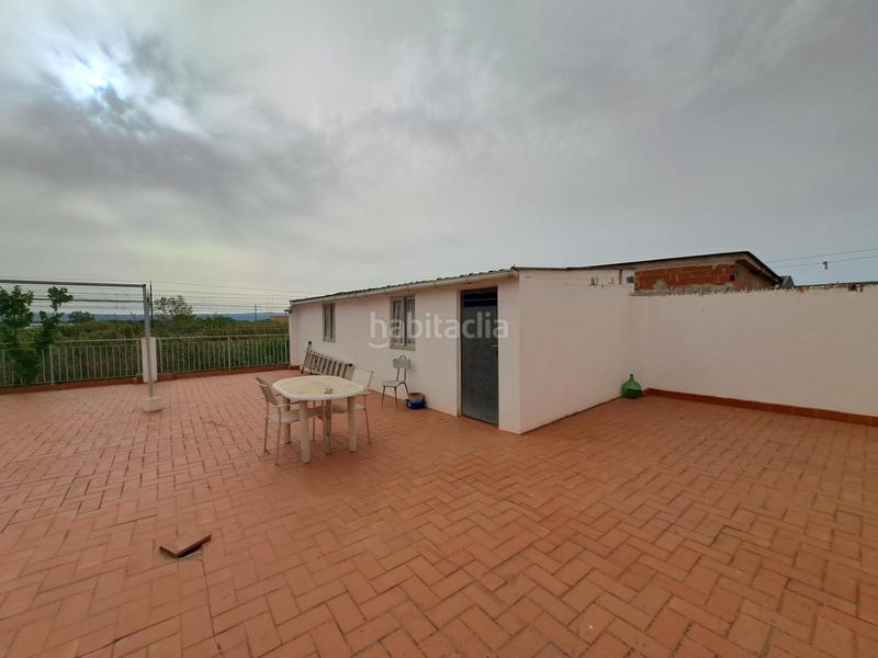 Foto 1483fe7d-493c-4d68-aba6-d086499fbd51. Casa gran casa , con terraza, jardín y garaje para 10 coches! en Carcaixent