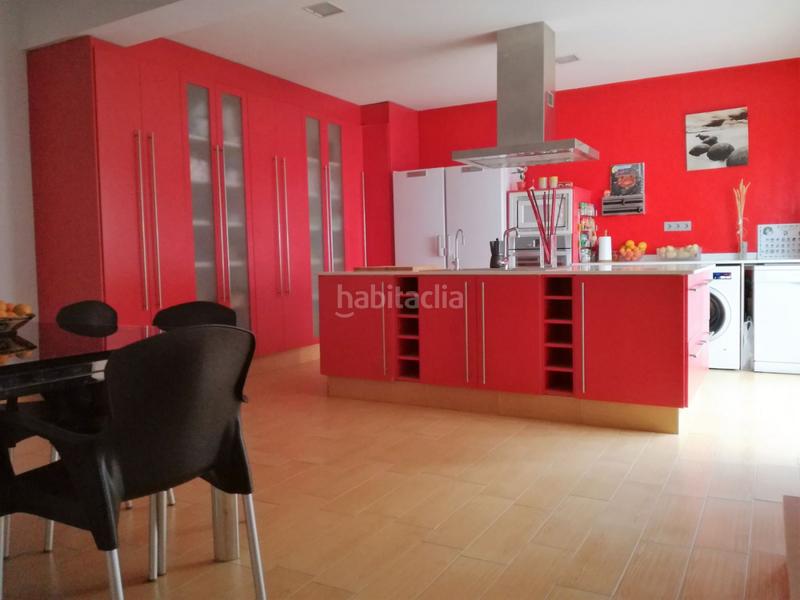 Foto e9f454a5-8e63-4a47-b097-cb0480818645. Casa excelente casa reformada de 4 habitaciones con garaje privado. en Carcaixent