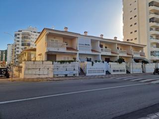 Casa adossada a Tavernes de la Valldigna. Adosado en playa de tabernes devalldigna