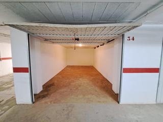 Parking coche en Alquenència - Venècia. Cabina cerrada en venta. garaje comunitario