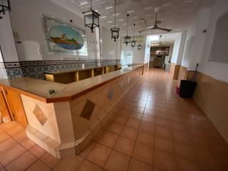 Casa a Corbera. Casa en venta habilitada como bar en corbera