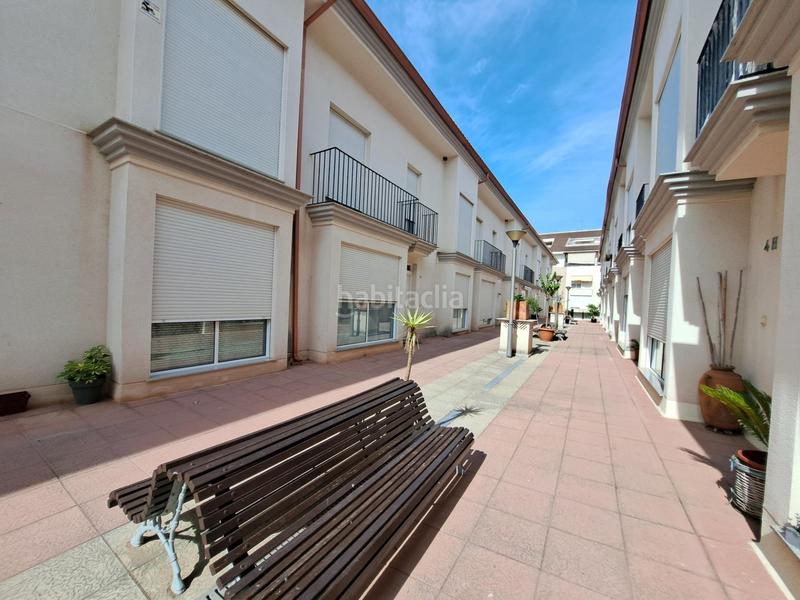 Foto 042aef91-fa75-48ca-925b-b6a5583c7fe7. Casa adosada precioso adosado con excelentes calidades en calle peatonal, zona cartonajes!! en Alzira