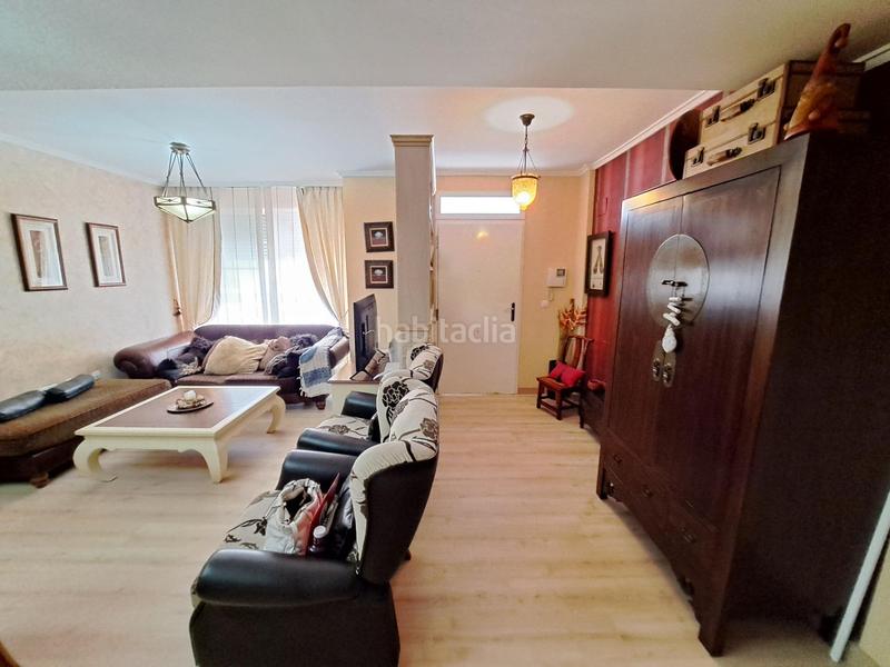 Foto 9a720660-4616-4580-b3b8-107c6f8e415f. Casa adosada precioso adosado con excelentes calidades en calle peatonal, zona cartonajes!! en Alzira