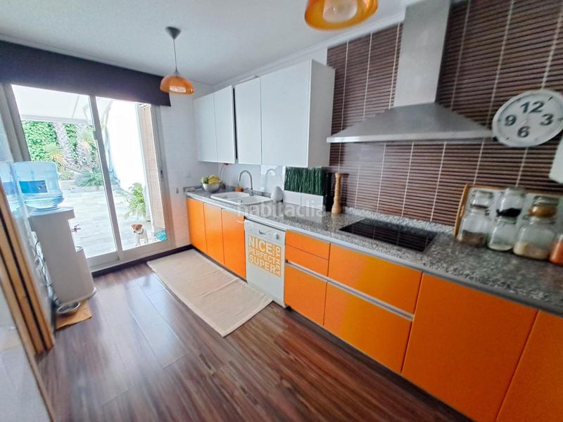 Foto c3dd8213-b98c-466a-b1f7-18df3d5660b6. Casa adosada precioso adosado de diseño en venta en la exclusiva urbanización el racó, ! en Alzira