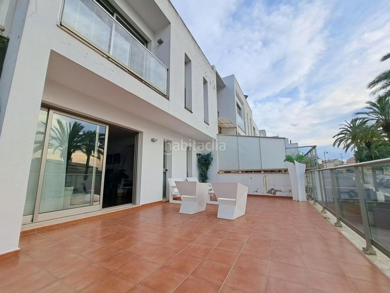 Foto f55bda7d-4ef5-4e8c-b54d-5ff309e2ef93. Casa adosada precioso adosado de diseño en venta en la exclusiva urbanización el racó, ! en Alzira