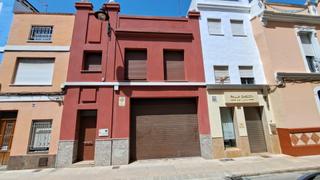 Casa  Calle colon. Casa en construccion compuesta de planta baja como localgaraje y