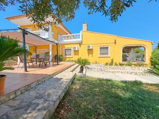 Xalet a Alberic. Exclusivo chalet en venta en urbanizacion alberic