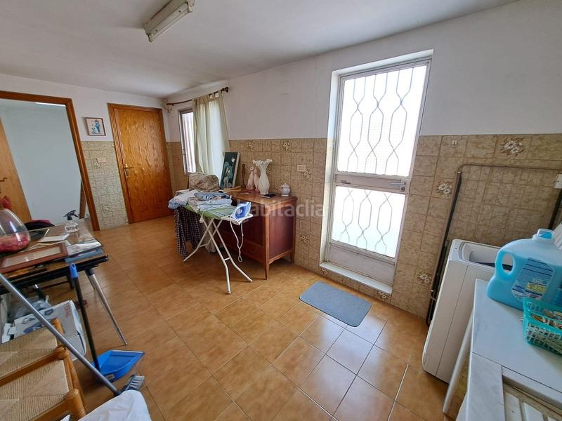 Foto 18387ed1-c9cd-434c-9dd1-746aa183739f. Casa  esquinera en venta con locales comerciales y garaje en la alquenencia en Alzira