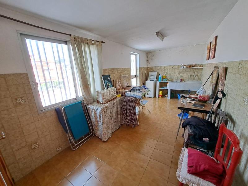 Foto 6f7080d2-2907-4557-961e-a4ad9486e420. Casa  esquinera en venta con locales comerciales y garaje en la alquenencia en Alzira