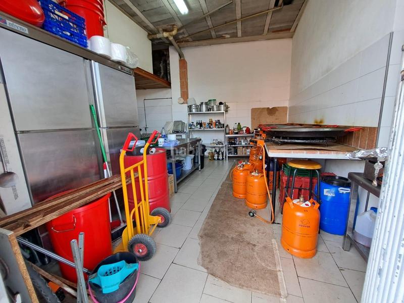 Foto ed35c975-fece-41fb-8525-f54b6e8984a8. Casa  esquinera en venta con locales comerciales y garaje en la alquenencia en Alzira