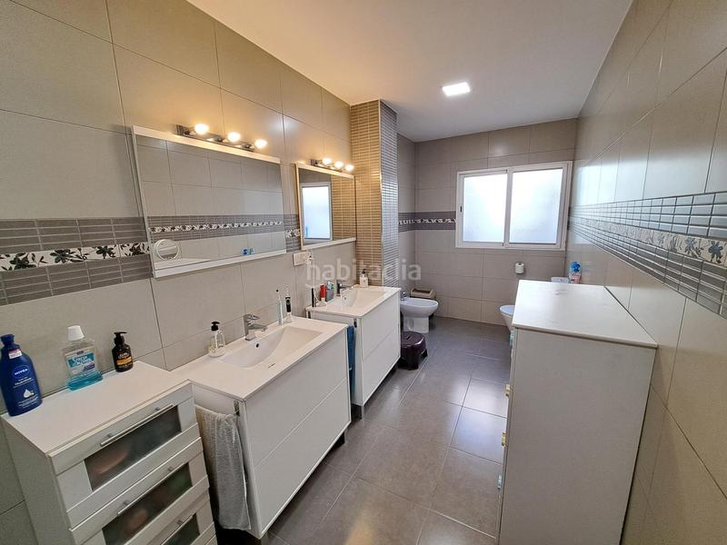 Foto c941594b-8155-46a9-9168-e95a0ce46dbc. Casa preciosa casa con patio en Benimuslem
