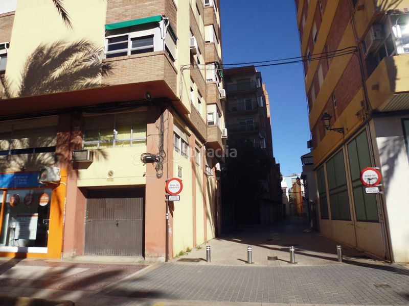 Foto 7b9a5f85-11d2-4230-aabc-f57968d5542c. Aparcament cotxe a La Vila Alzira