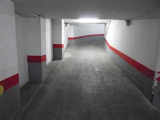 Aparcament cotxe a La Vila. Plaza de garaje en sotano. zona luis suñer.