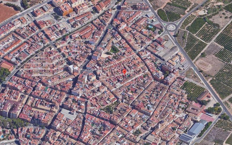 Foto 9a7a2b36-99a7-4a89-92b9-b3c854ed6c2f. Gebäude in Alberic