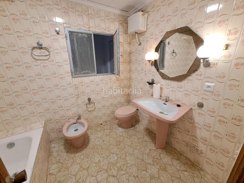 Foto f933eb52-a9ec-4c92-a83a-ce089508f812. Casa amb aparcament a Centre Alzira