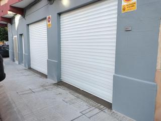 Autoparkplatz  Calle pintor ricard fluixa. Garaje con acceso directo desde la calle