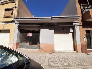 Local commercial à Alquenència - Venècia. Local en venta zona piscina municipal