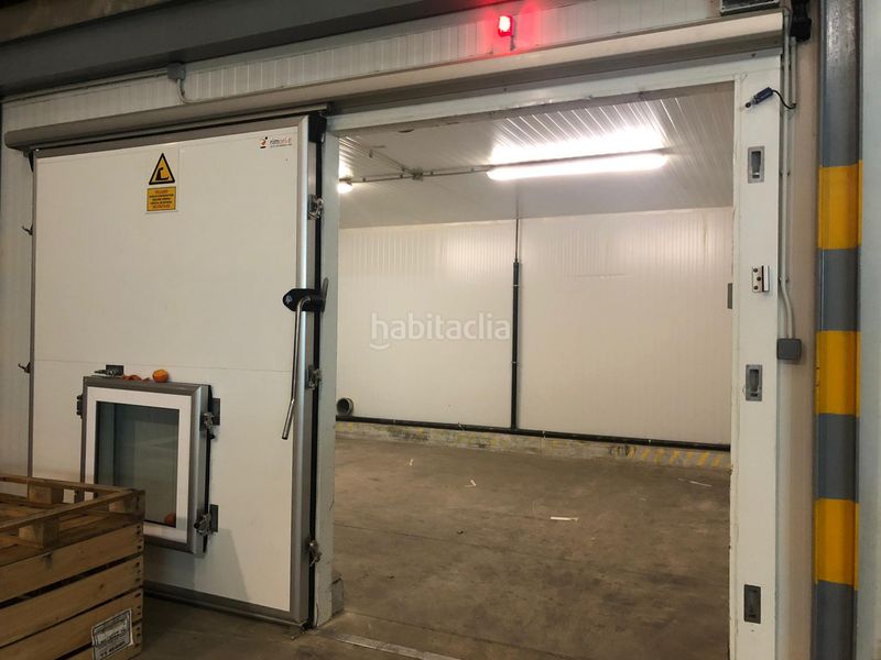 Foto c24dbced-5259-4e20-af52-aa3125eb19f0. Nau industrial a Guadassuar