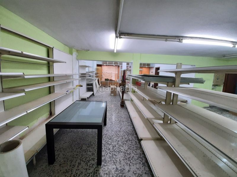 Foto 96b0e666-a54f-42d7-aaf8-f23c9571fbf5. Local comercial a Centre Alzira
