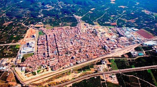 Foto 008657a3-ee0d-47d9-a1ff-759f4cf3e66e. Lloguer local comercial a Carcaixent