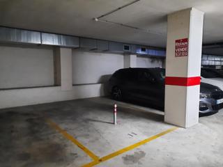Autoparkplatz in Tulell. Plaza de garaje en zona centrica