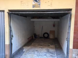 Aparcament cotxe  Calle unio. Garaje cerrado con puerta a la calle en venta, en alzira.
